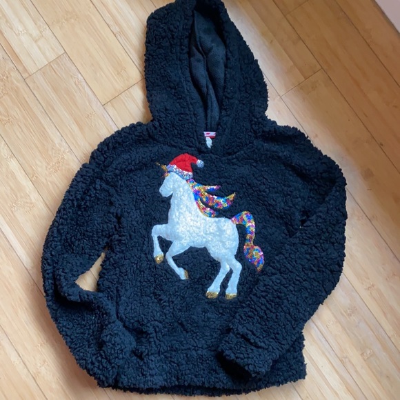 A festive and warm black Sherpa hoodie with unicorn & matching holiday leggings - Picture 3 of 8